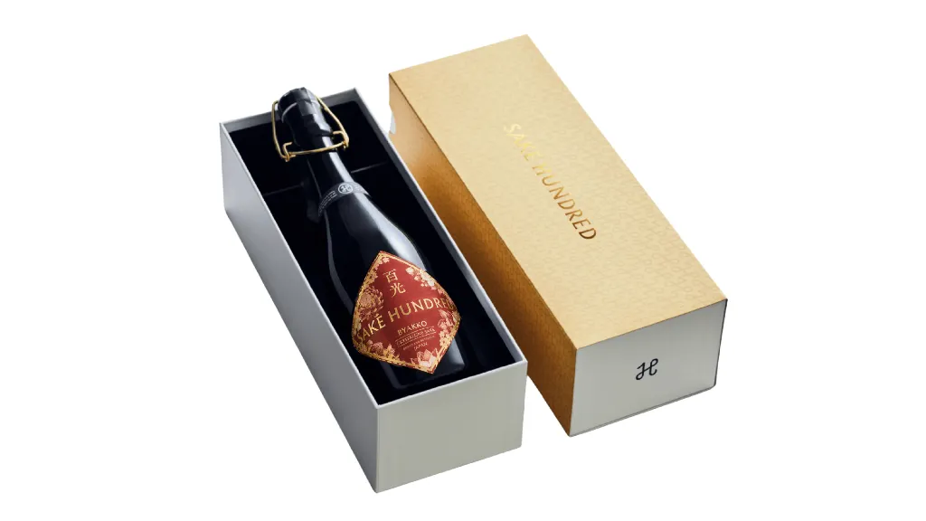 10. Sake Hundred Byakko Mid Autumn's Festival - Box and Bottle.webp